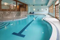 Glacier House Hotel & Resort - Pools