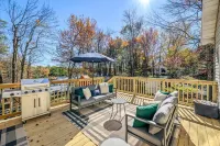 Poconos Waterfront Retreat Kayaks Hot Tub - 4-Star
