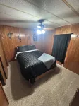Quiet cabin in the woods w/ access to pools, river, & lakes in gated community!! - 2つ星