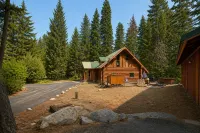 Soaring Pines Lodge 1 Bedroom Home by NW Comfy Cabins by RedAwning - Chalets