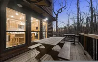 Three Bears Pet-friendly Cabin With Heated Pool Near Hochatown Mountain Views Sleeps 10 - 4-Star