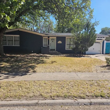 The BlueStone-Stylish 3Br in Central Abilene