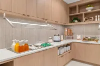 Residence Inn by Marriott Melville - breakfast