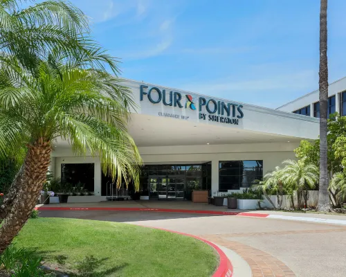 Four Points by Sheraton San Diego Hotels near SDCCU Stadium