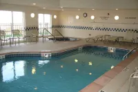 Fairfield Inn & Suites Ames - parking