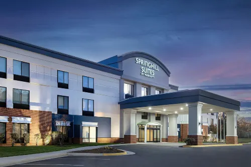 SpringHill Suites Alexandria - Parkplatz