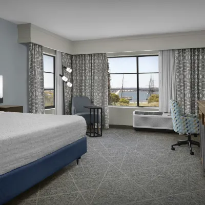 Hampton Inn San Diego-Downtown/Airport Area Hotels near Seaport Village