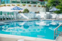 Embassy Suites by Hilton Lexington Green - Swimmingpools