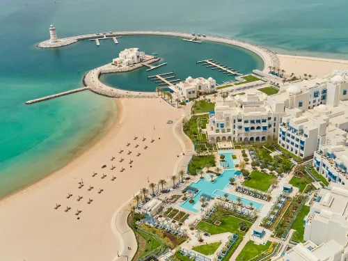 Hilton Salwa Beach Resort & Villas - Kolam Renang