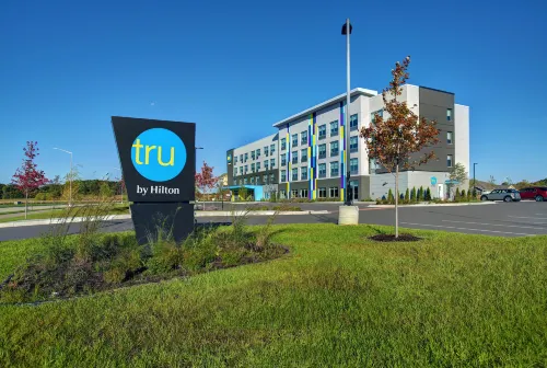 Tru by Hilton Stoughton - 3-Star