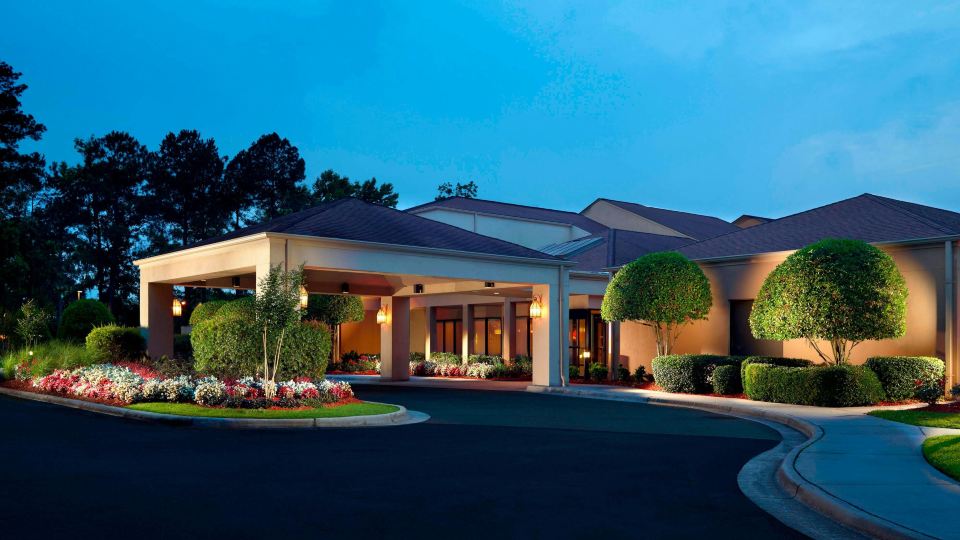 Courtyard by Marriott Savannah Midtown