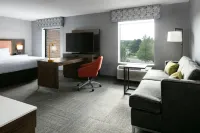 Hampton Inn & Suites West Bend - 2-Star