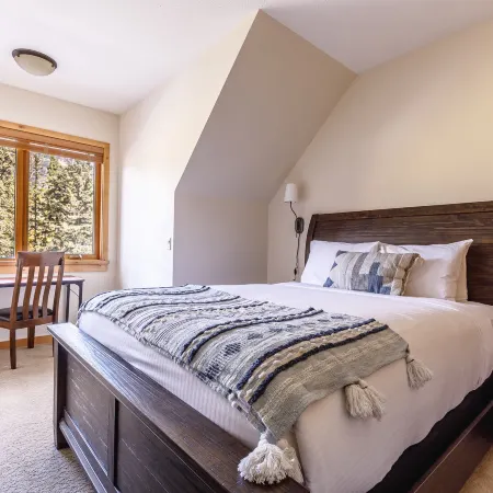 Creekside at Rundle Cliffs Lodge