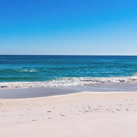 Sundrift by Avantstay Golf Cart + Pool Access + BBQ Gated + Steps to Sand