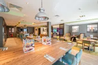 Premier Inn Tenby Town Centre - С парковкой