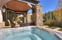 The Arrabelle at Vail Square, a RockResort - Hot Tub