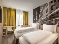 Super 8 by Wyndham Augsburg Hotels near Augustusbrunnen