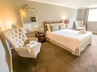 The Old Red Lion Inn - Inns