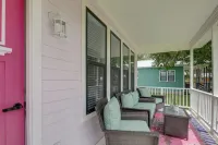 Boutique Retreat Minutes From Round Top! - Hot Tub