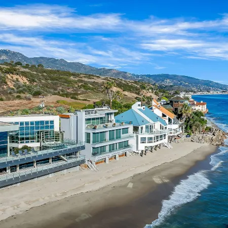 Malibu Glass Estate in Malibu