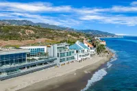 Malibu Glass Estate in Malibu -  Ferienhäuser