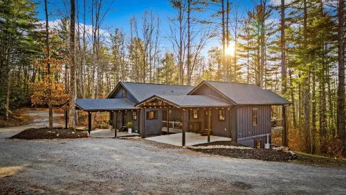 Backwoods Bungalow - Chalets
