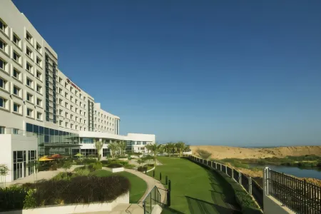 Crowne Plaza Muscat Ocec