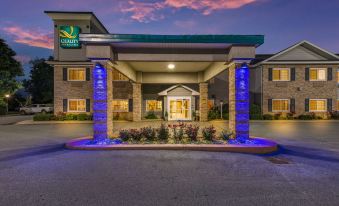 Quality Inn & Suites Hendersonville - Flat Rock