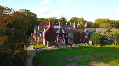 Healing Manor Hotel Hotels near Oaklands Garden Centre Grimsby