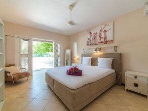 Perfect Family Stay  Spacious Garden &amp; Private Pool