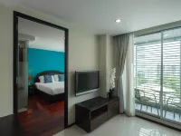 Silom Lofts Hotels near Silom Soi 2
