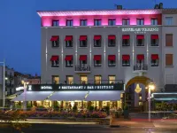 Le Touring Hotele w: Saint-Raphael