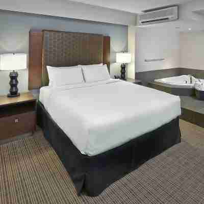 DoubleTree by Hilton Hotel & Conference Centre Regina Rooms