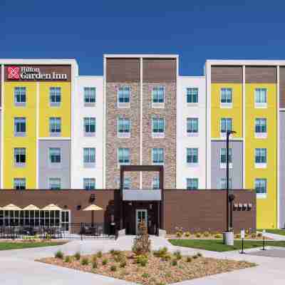 Hilton Garden Inn Kansas City Airport Hotel Exterior