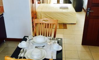 Fully Equipped Apartment in Flic-en-Flac for 2 Ppl - 500m from the Beach
