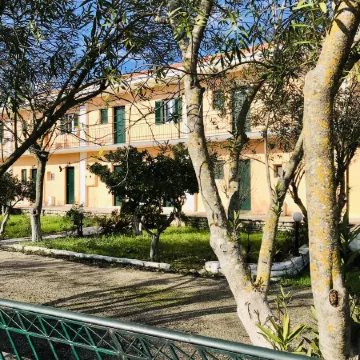 Studio in Banos Apartments with Shared Swimming Pool