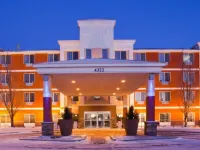 Holiday Inn Express & Suites ST. Cloud