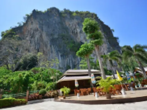 ダイヤモンド ケーブ リゾート ポダ島周辺のホテル