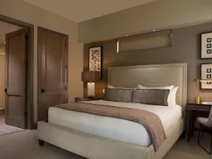 Garden of the Gods Resort & Club