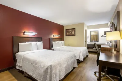 Red Roof Plus+ Chicago - Willowbrook Hotels near Kohler Waters Spa at Burr Ridge