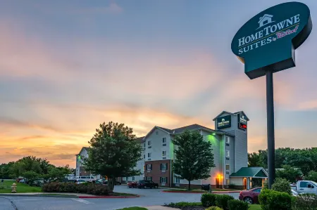 HomeTowne Studios & Suites Bentonville Отели в г. Сентертон