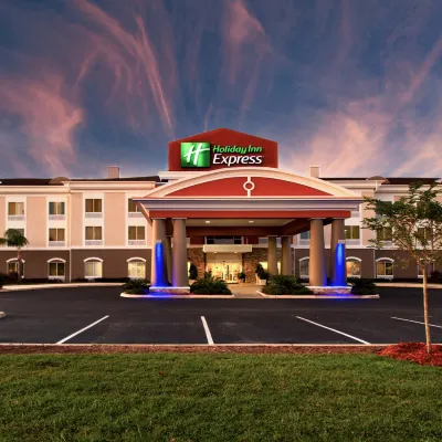 Holiday Inn Express 湖萊克威爾士的N -冬季避風港 鄰近PEPPA PIG Theme Park Florida的酒店