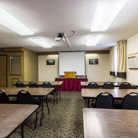 Studio 6 Minot, ND
