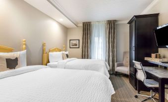 The Aurora Inn Hotel and Event Center