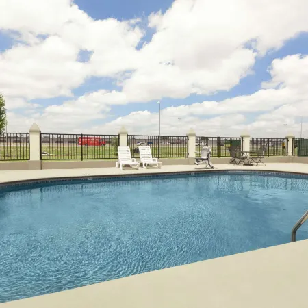Baymont by Wyndham Oklahoma City Airport Отели рядом с достопримечательностью «Торговый центр "Олд Шепард"»