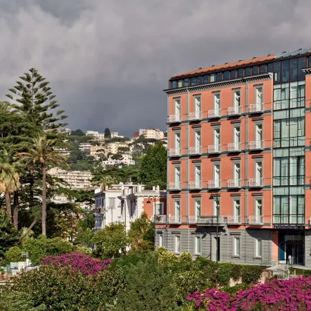 De Bonart Naples, Curio Collection by Hilton