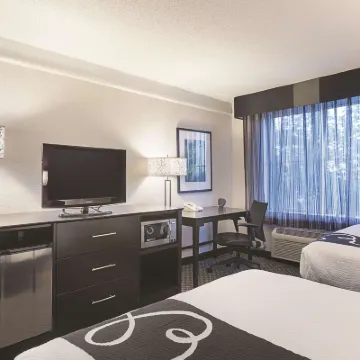 La Quinta Inn & Suites by Wyndham Fort Lauderdale Tamarac Hotels near Fort Lauderdale Executive Airport