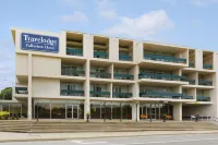 Travelodge by Wyndham Niagara Falls Fallsview Hotels in Niagara Falls