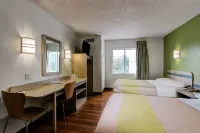 Super 8 by Wyndham Aurora East