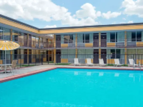 Bristol Parkway Inn Hotels in Bristol